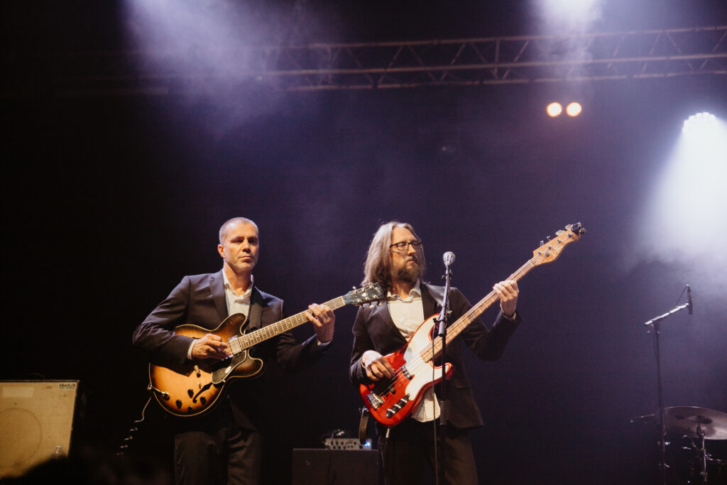 Photo d'un groupe de musique lors du 3iS Fest.