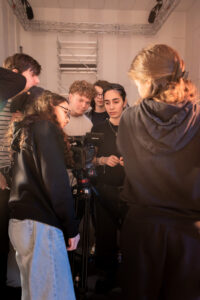 groupe d'étudiants en cours d'audiovisuel