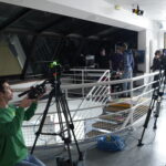 préparation tournage groupe d'étudiants